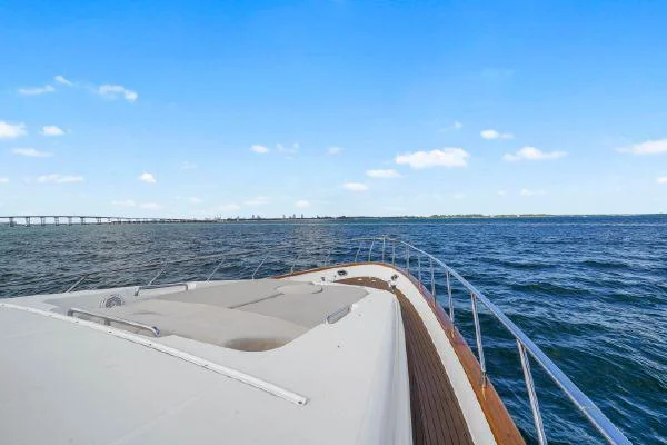 85ft Azimut Del Mar deck area